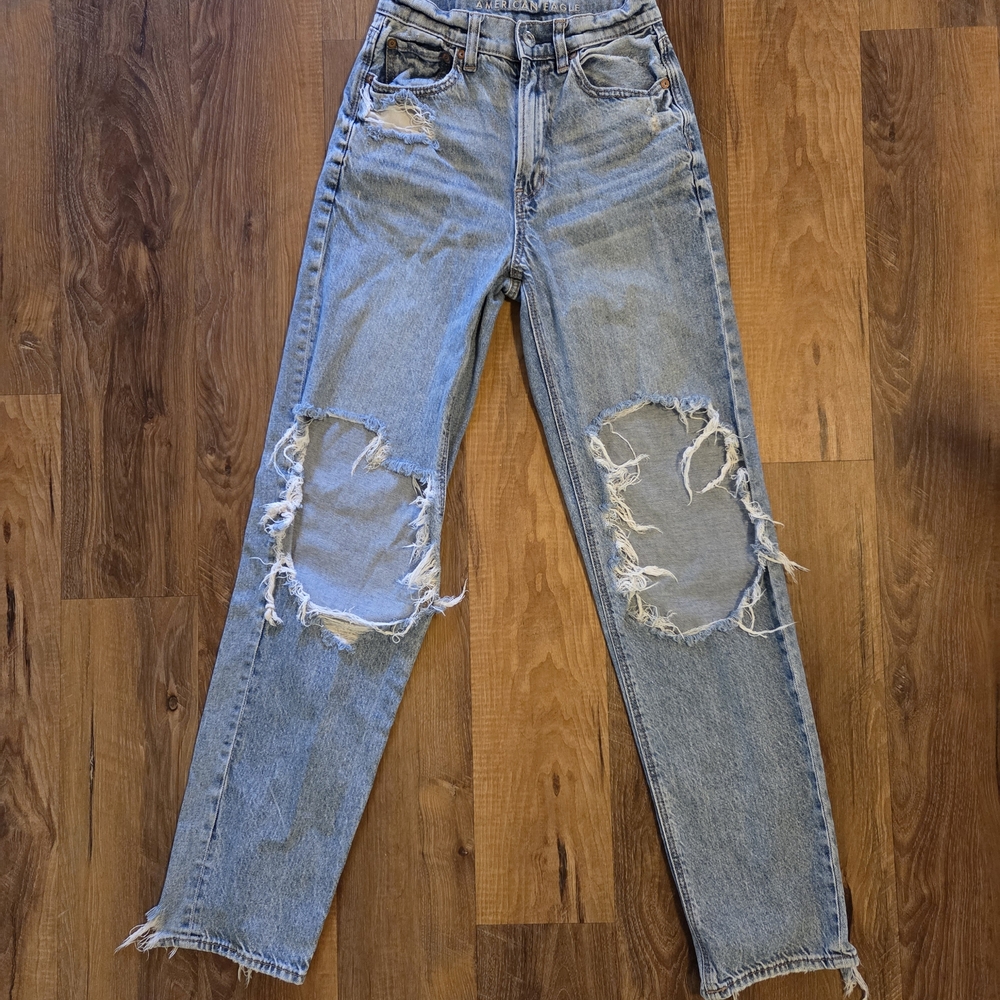American Eagle Strigid Distressed Blue Women's Jeans Size 00 Reg. Normal Wear.
